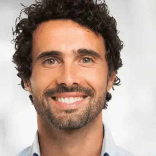 Derek H.